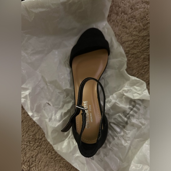 Cushionaire Heels - Picture 6 of 8